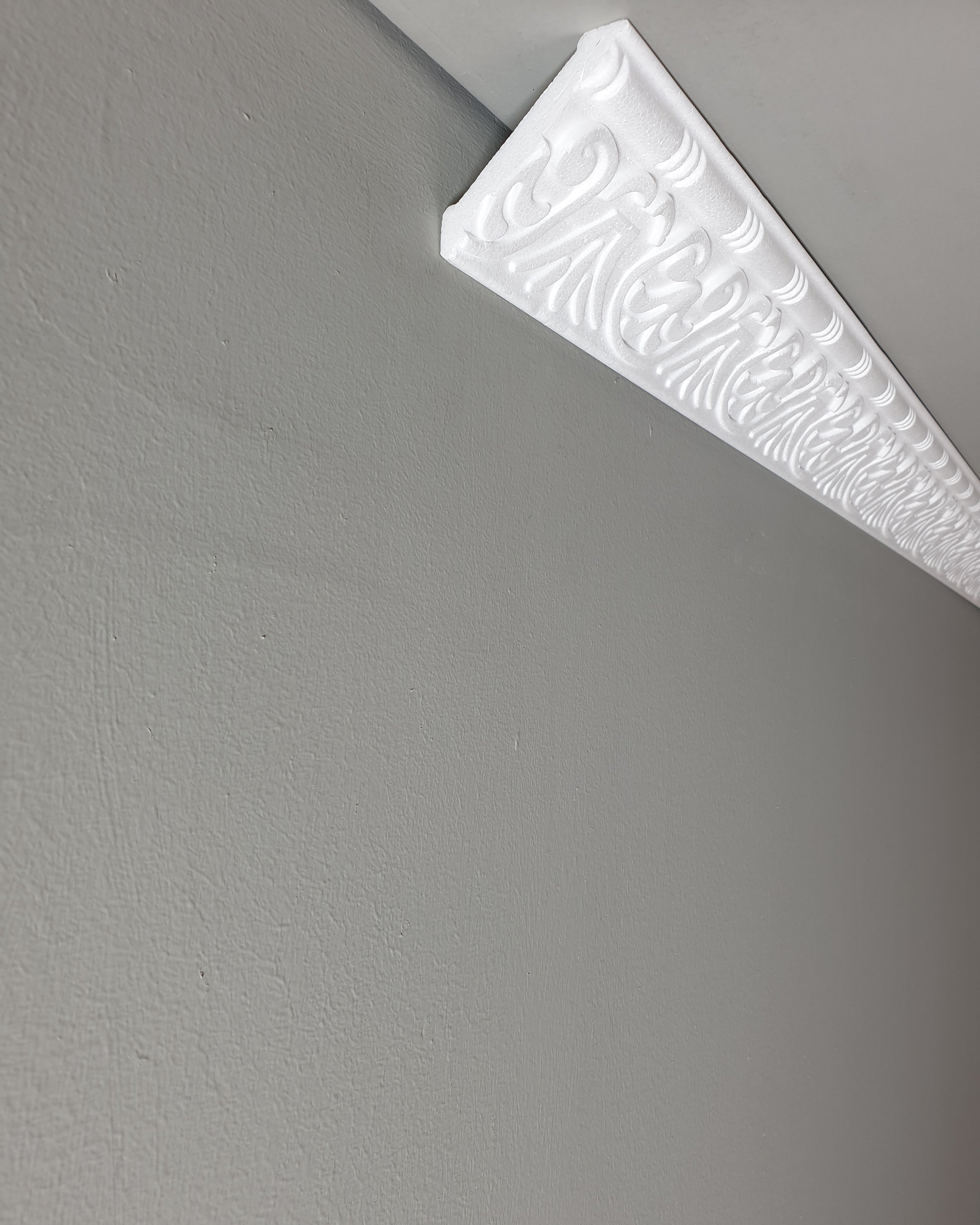 קרניז פוליסטירן דוגמת פרחים