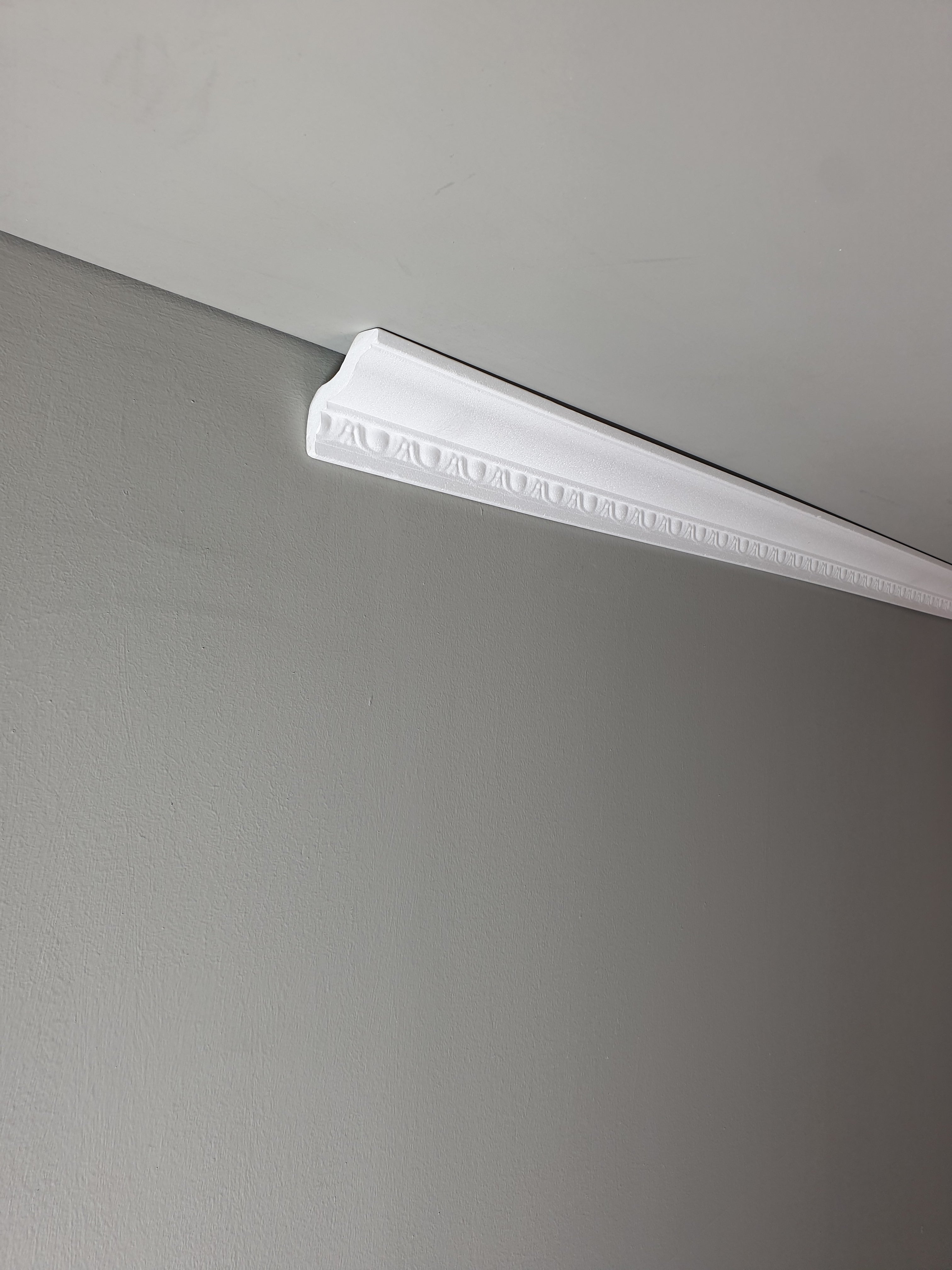 קרניז פוליסטירן בעיטור תחתון