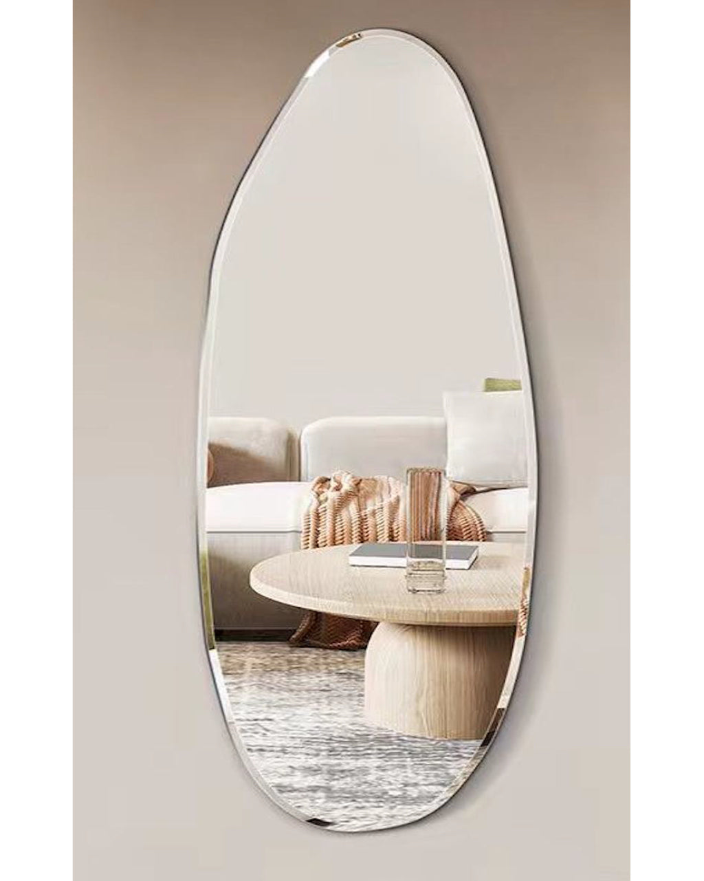 מראת קיר מעוצבת בזרימה טבעית