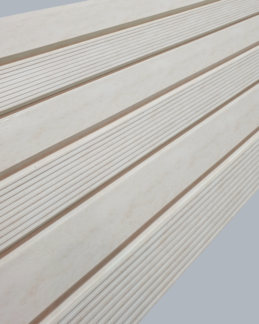 חיפוי קיר פסים בגוון שמנת עם פסים רחבים