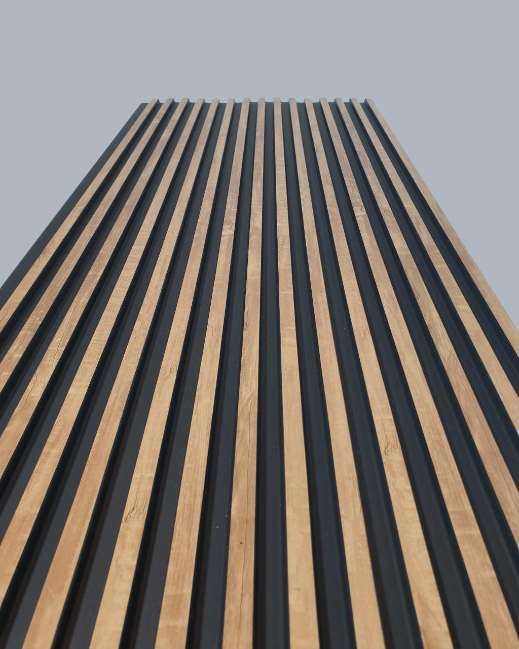 חיפוי קיר פסים צבע עץ כהה משולב שחור