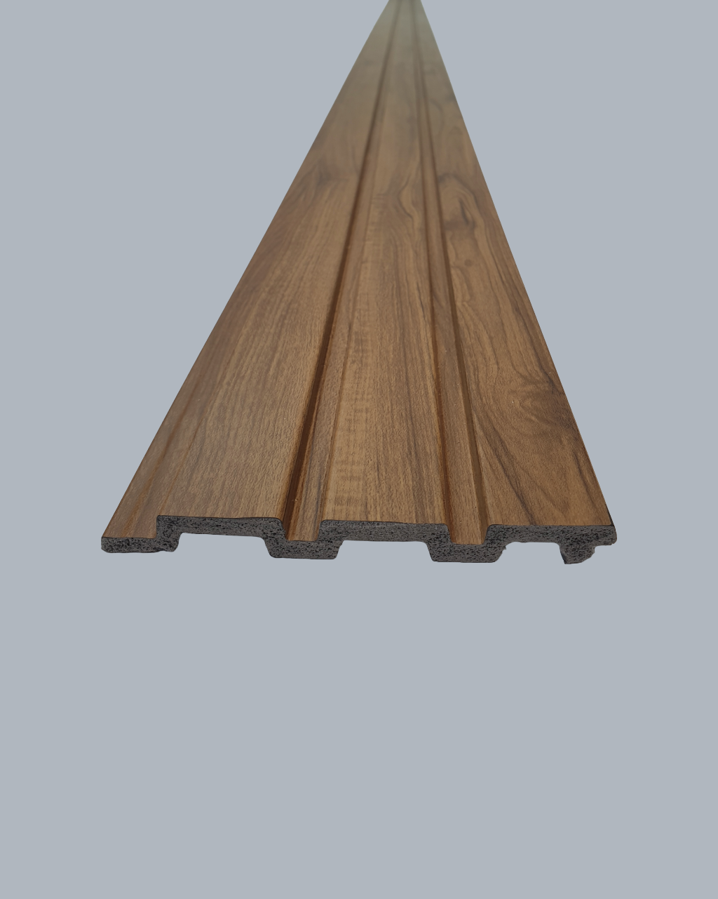 חיפוי קיר פסים צבע עץ חמים