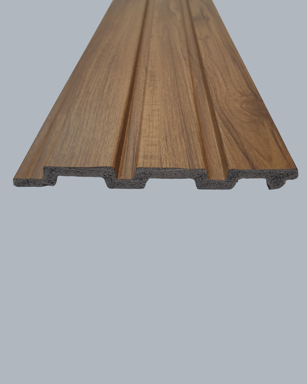 חיפוי קיר פסים צבע עץ חמים