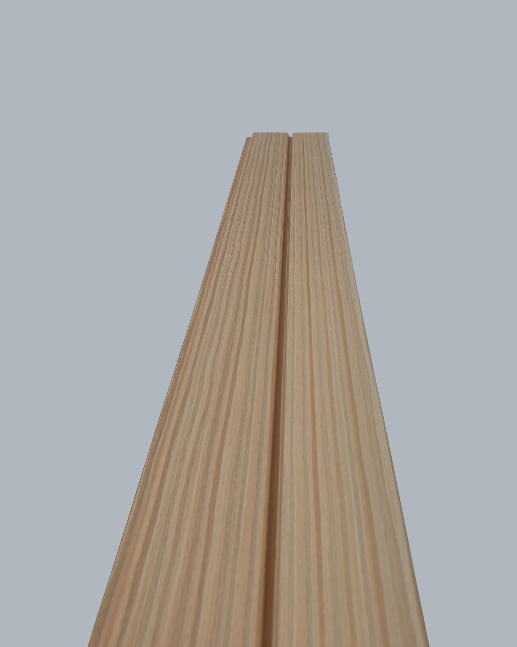 חיפוי קיר פסים דמוי עץ בהיר