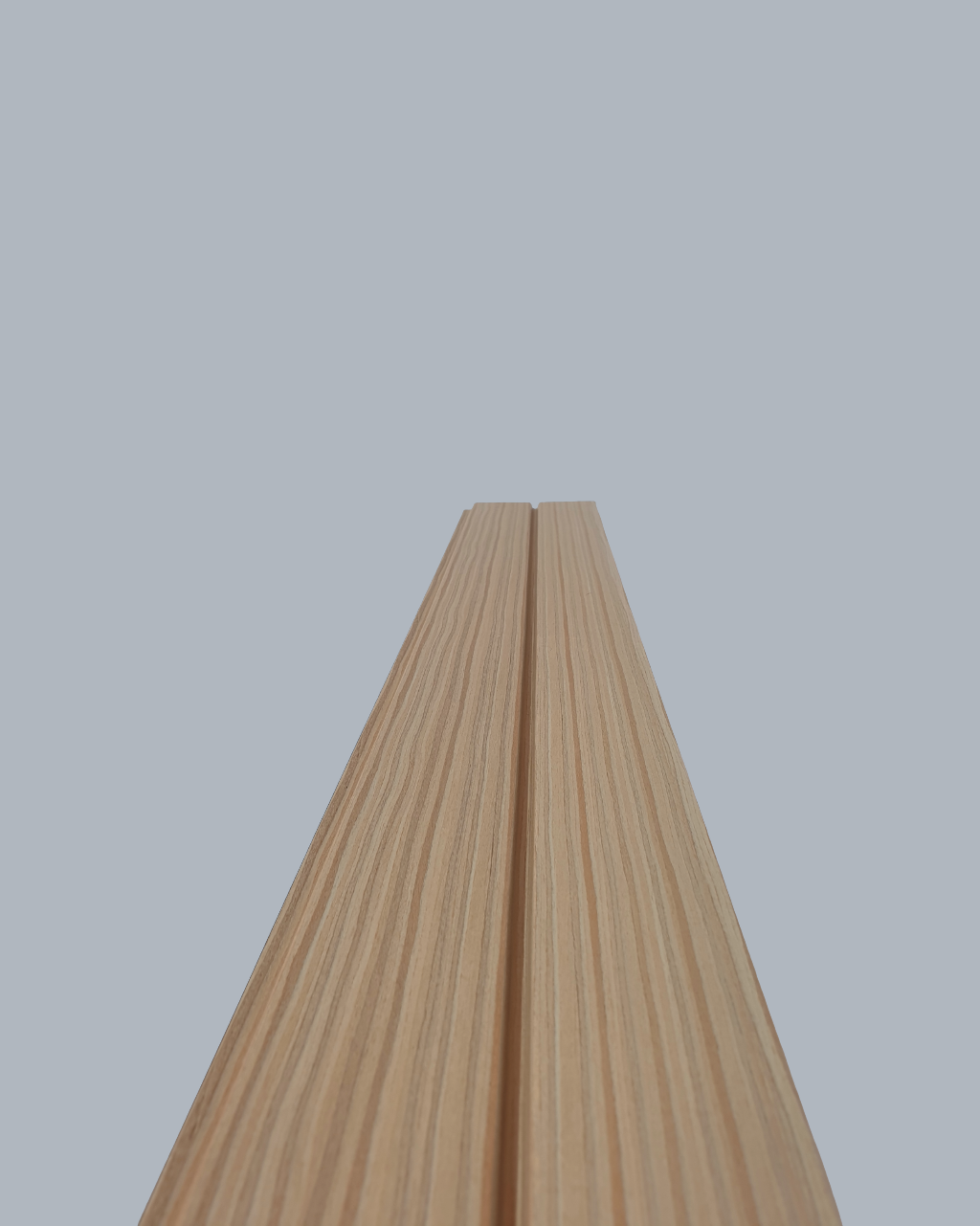 חיפוי קיר פסים דמוי עץ בהיר