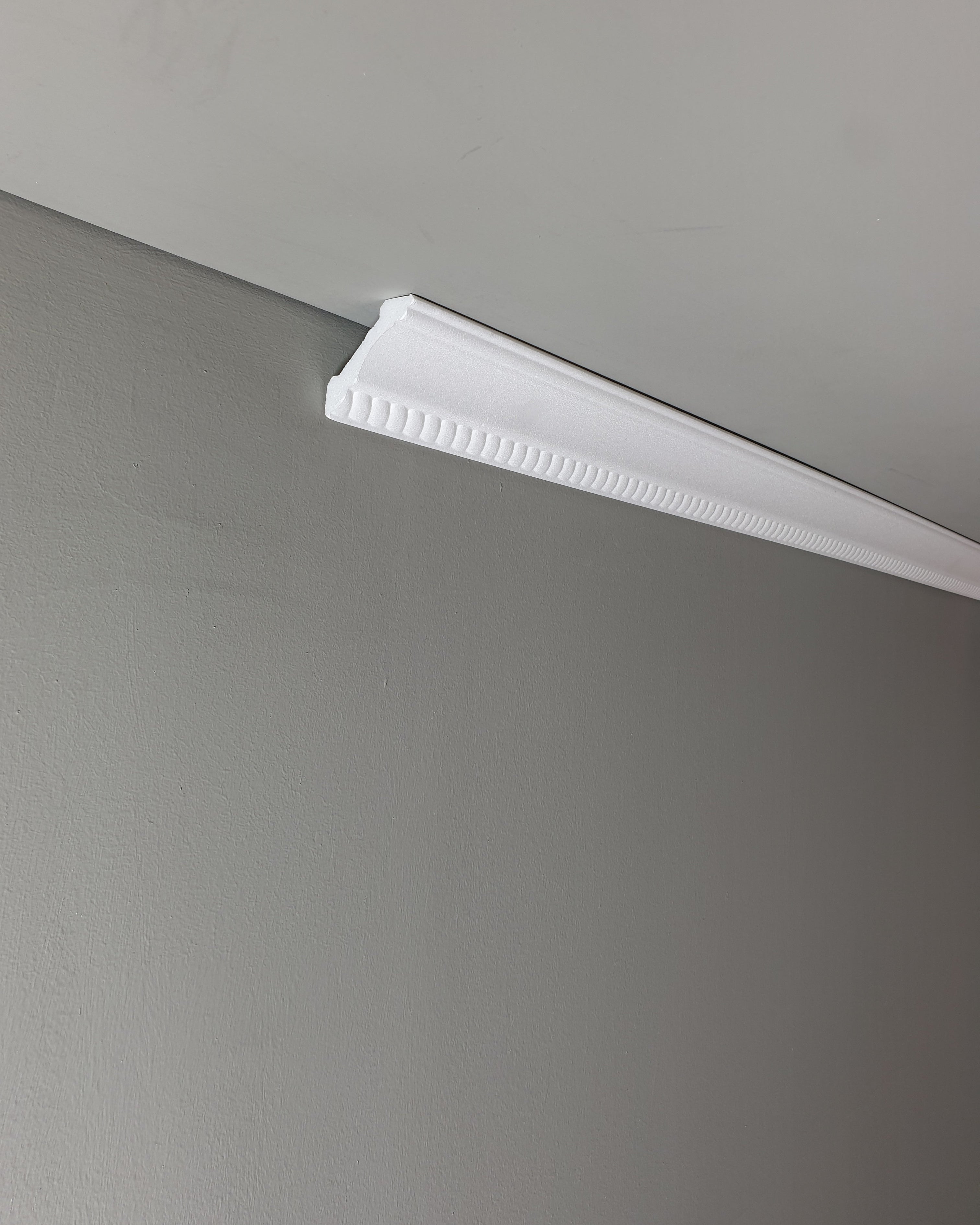 קרניז פוליסטירן בעיטור צמה תחתונה