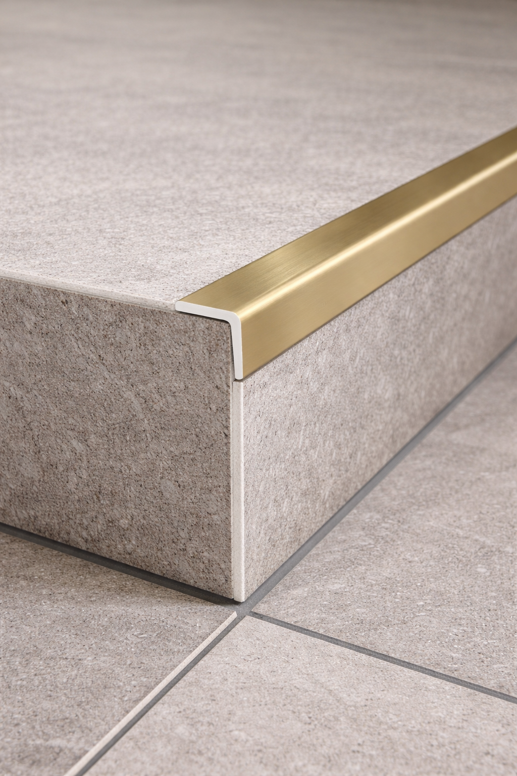 זווית אלומיניום | 10x10