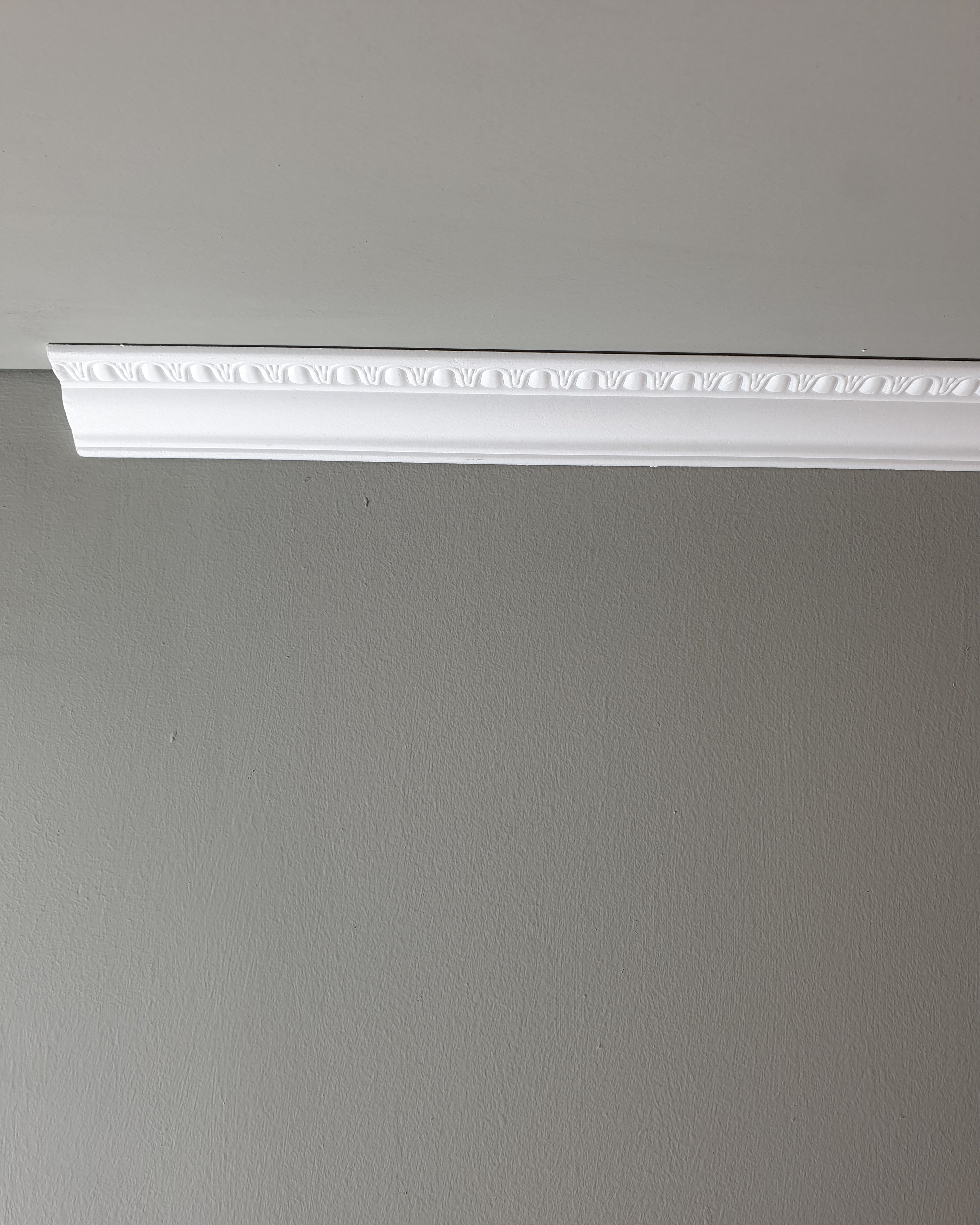 קרניז פוליסטירן בדימוי עיטור עדין