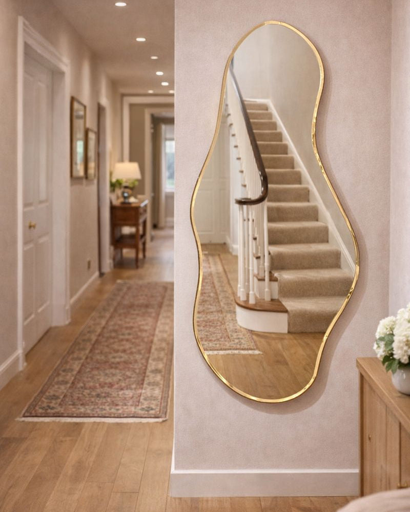 מראת קיר מעוצבת במראה אגם מים