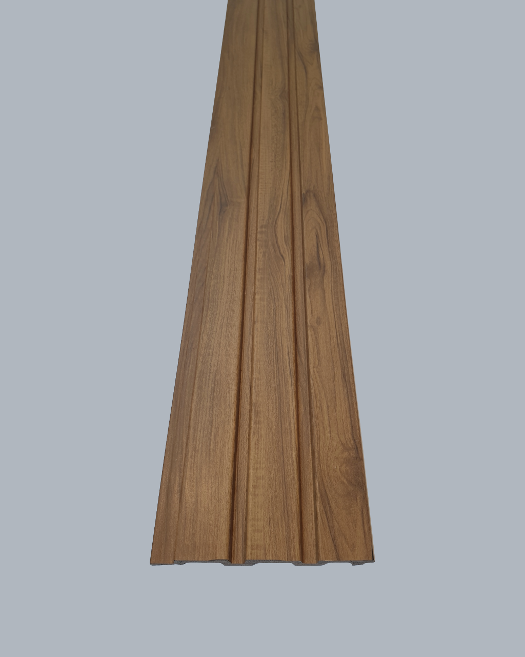 חיפוי קיר פסים צבע עץ חמים