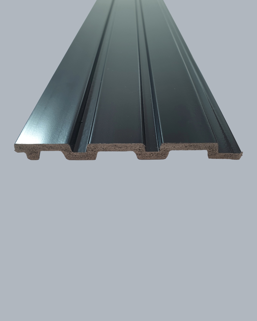 חיפוי קיר פסים צבע שחור עם פסים עדינים