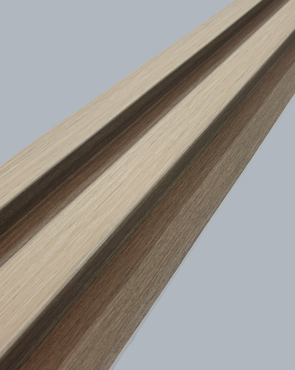 חיפוי קיר פסים צבע אלון טבעי