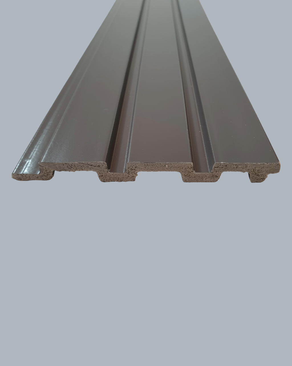 חיפוי קיר פסים צבע אפור כהה