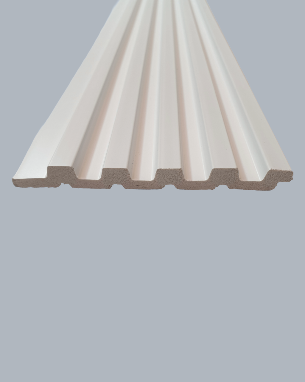 חיפוי קיר פסים צבע לבן מט